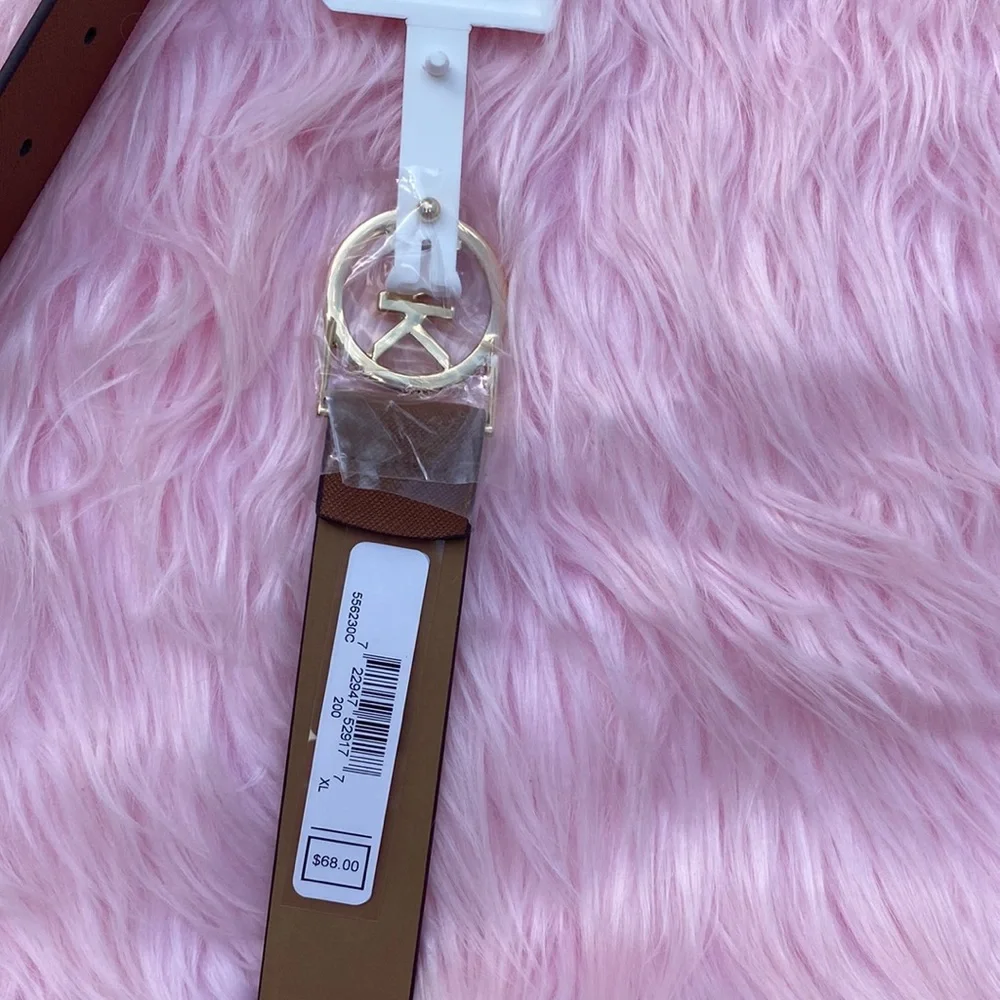 ✨ Michael Kors belt